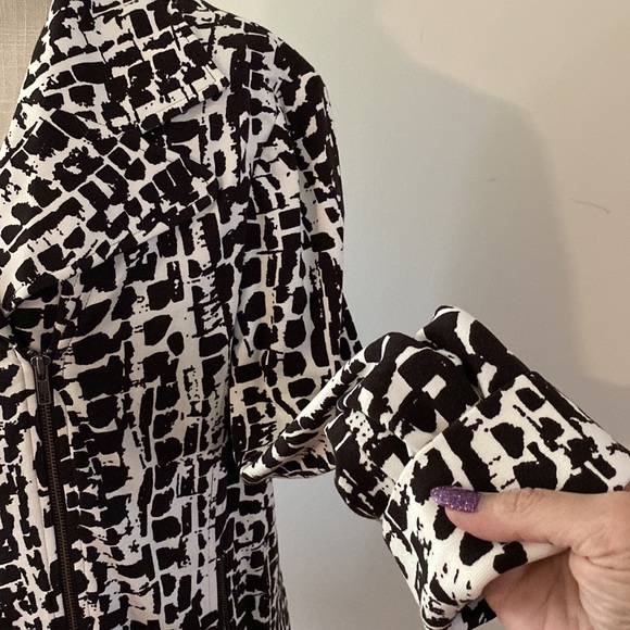 Chicos women’s rayon blend full cross zip animal print jacket black/white sz 3 - Picture 5 of 13